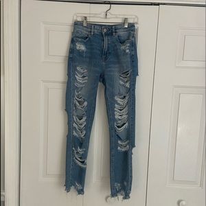 AMERICAN EAGLE MOM JEAN SIZE 2 ripped